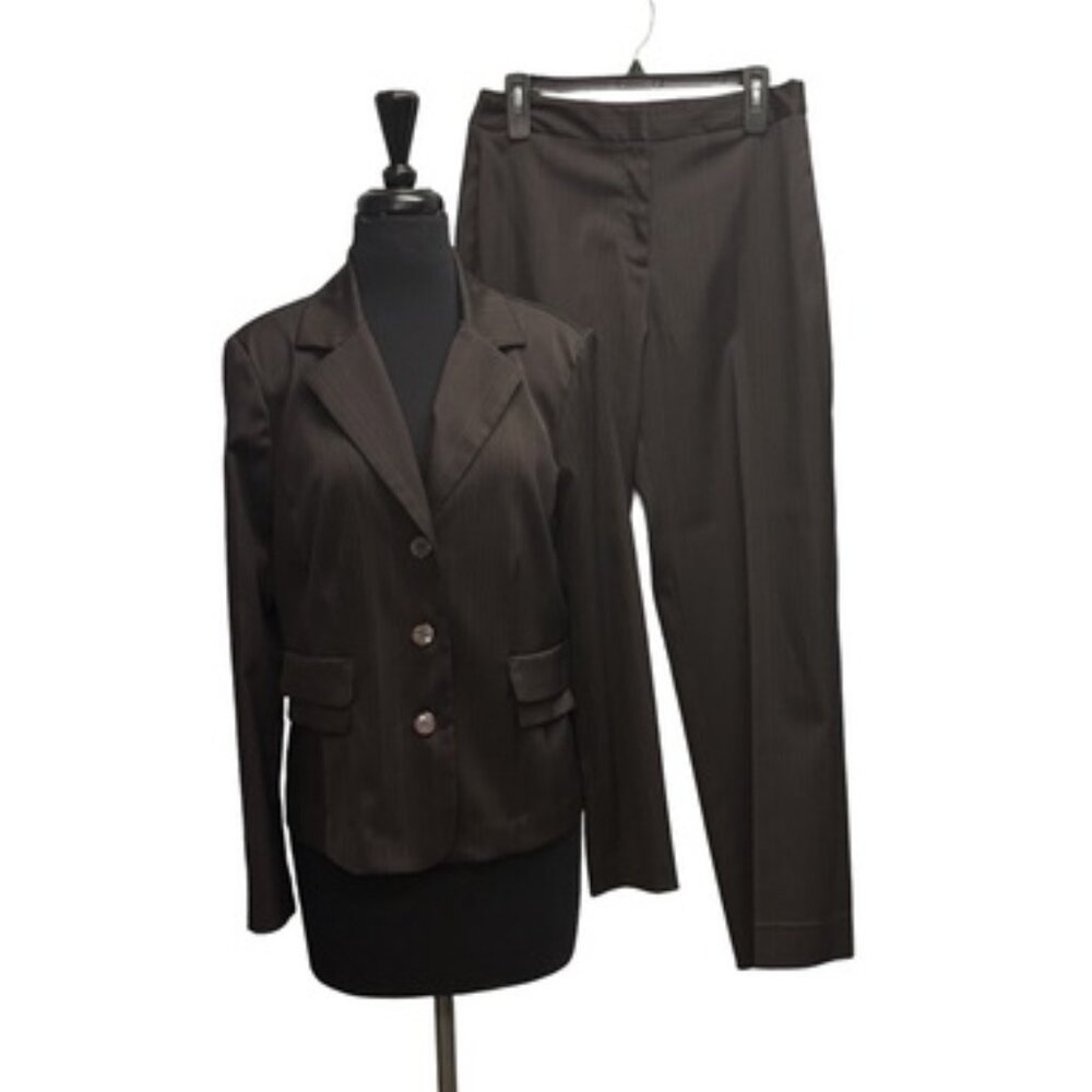 T Milano Brown Pinstripe Suit Set Women’s Size 12 Blazer Pants Career